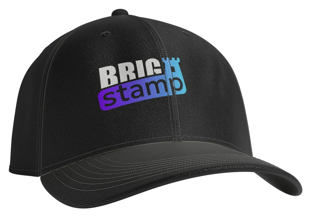 Boné preto com o logótipo da Brig Stamp à frente